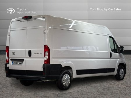 2026 Toyota Proace Max Proace Max GX 140hp €35,995 thumbnail