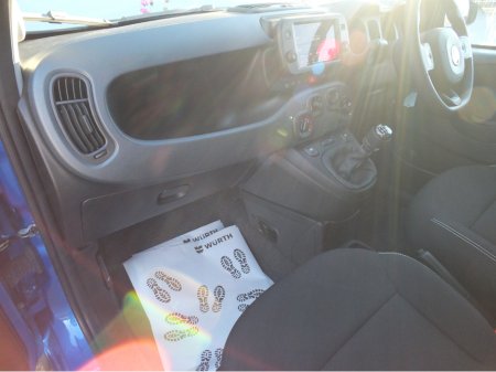 2025 Fiat Panda 1.0 CROSS 5DR €18,750 thumbnail