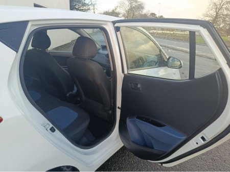 2016 Hyundai i10 1.0 SE BL/DR 5DR 66PS €6,950 thumbnail