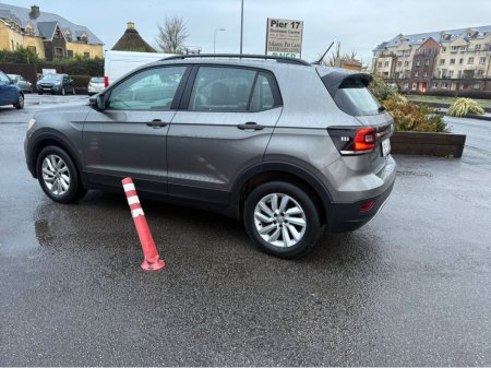 2019 Volkswagen T-Cross LIFE 1.0 TSI MANUAL 5SPEED 95BHP 5DR €16,950 thumbnail