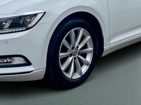 2016 Volkswagen Passat 2.0 TDI SE BUSINESS BLUEMOTION 150 BHP 4DR**HEATED SEATS**SAT NAV**XENON HEADLIGHTS**FSH**MINT CAR** €12,950 thumbnail