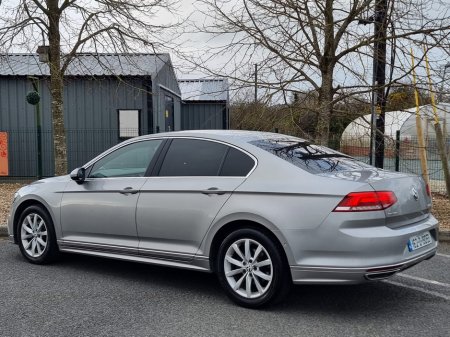 2016 Volkswagen Passat - thumbnail 17