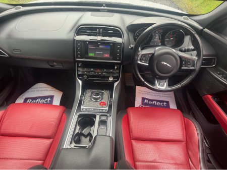 2018 Jaguar XE - thumbnail 6