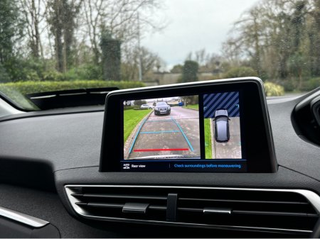 2019 Peugeot 3008 ALLURE 1.2 AUTO 4DR €17,950 thumbnail