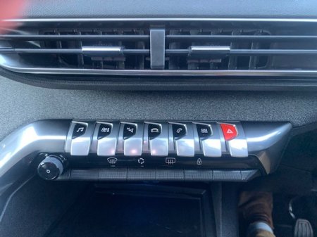 2019 Peugeot 3008 - thumbnail 16