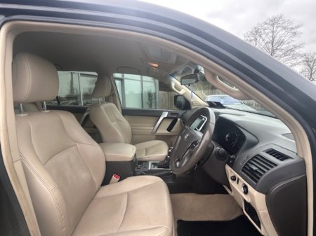 2018 Toyota Landcruiser - thumbnail 17