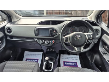 2016 Toyota Vitz - thumbnail 19