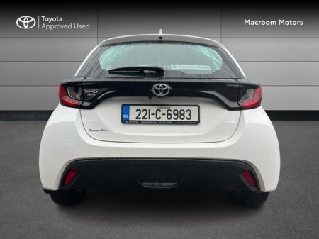 2022 Toyota Yaris FRESH SELECTION OF TRADE-INS YARIS 1.0 LUNA 4DR thumbnail