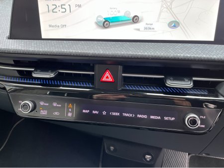 2023 Kia EV6 EARTH EV //HIGH SPEC//LEATHER ELECTRIC HEATED SEATS//HEATED STEERING WHEEL//REVERSE CAMERA//SAT NAV// €27,950 thumbnail