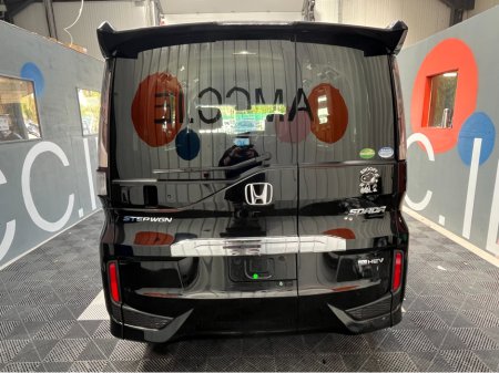 2021 Honda Stepwagon - photo 3