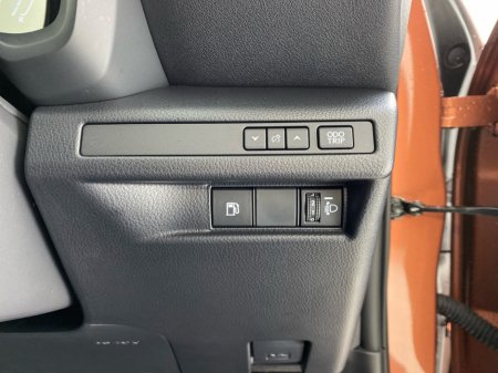 2025 Lexus LBX Emotion €42,650 thumbnail