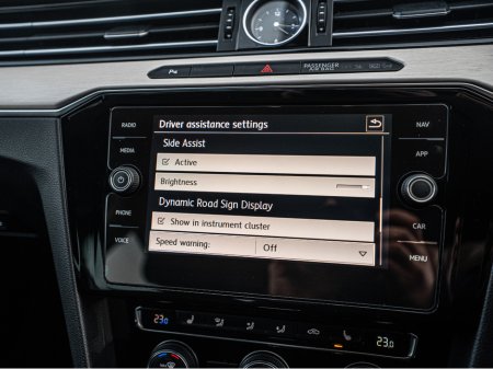 2019 Volkswagen Passat 2019 VW Passat Highline Auto/High spec/1yr warrant €25,888 thumbnail