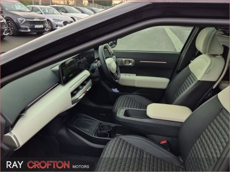 2025 Kia EV4 EV4 5 HB GT LINE LR 5DR AUTO €49,950 thumbnail