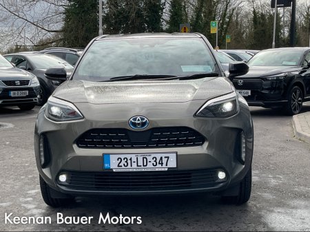 2023 Toyota Yaris - view 2