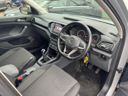 2020 Volkswagen T-Cross LIFE 1.0 TSI MANUAL 5SPEED 95BHP 5DR €18,950 thumbnail