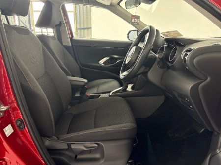 2023 Toyota Yaris CR LUNA**TOUCHSCREEN BLUETOOTH MEDIA**SEMI DIGITAL DASH**REVERSE CAMERA**PARKING SENSORS**MULTIFUNCTIONAL STEERING WHEEL**CRUISE CONTROL**KEYLESS START*8AUTO LIGHTS**AUTO WIPERS**ISOFIX** €26,795 thumbnail