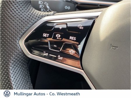 2023 Volkswagen T-Roc 2.0 TDI 116HP R-Line €32,450 thumbnail