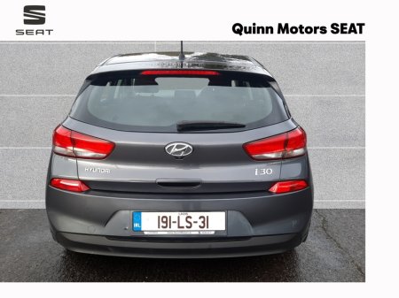 2019 Hyundai i30 I 30 DELUXE 5DR €13,800 thumbnail