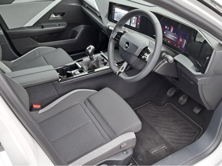 2025 Opel Astra ELEGANCE 1.2TURBO 110BHP **REVERSING CAMERA** €29,950 thumbnail