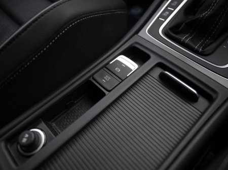 2018 Volkswagen Golf - thumbnail 17