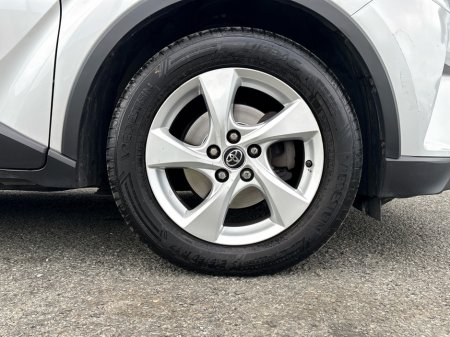 2018 Toyota C-HR - thumbnail 7