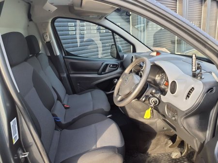 2017 Citroen Berlingo 625 LX HDI Blue 5DR *Only 66k Miles* €8,450 thumbnail