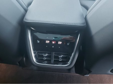 2025 Volvo EX90 TWIN MOTOR PERFORMANCE AWD ULTRA €97,950 thumbnail