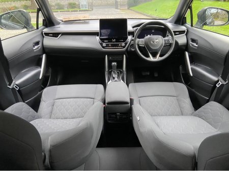 2023 Toyota Corolla Cross CROSS LUNA 1.8 AUTO**//**€190 ROAD TAX**//**REVERSE CAMERA**//**PARKING SENSORS**//**FINANCE ARRANGED**//**WARRANTY**//**BLUETOOTH**//**PART EXCHANGE**//**LANE CONTROL*8//**METALLIC BLACK! €28,888 thumbnail