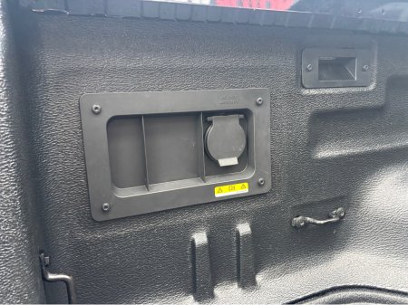 2024 Volkswagen Amarok AVENTURA V6 TDI 4M DC 4MOTION €61,900 thumbnail