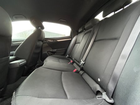 2019 Honda Civic 5DR SMART PLUS €16,995 thumbnail