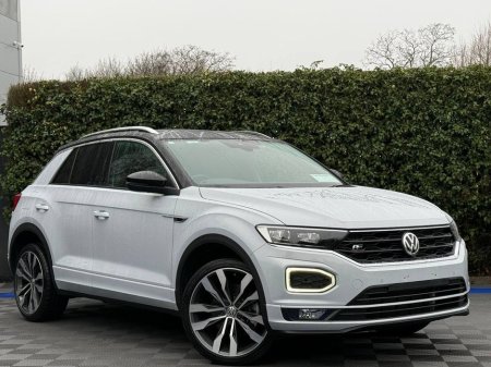 2020 Volkswagen T-Roc R-LINE 2.0 TDI * BIG SPEC * // PARKING SENSORS // R-LINE SPORT SEATS // DIGITAL CLUSTER €26,900
