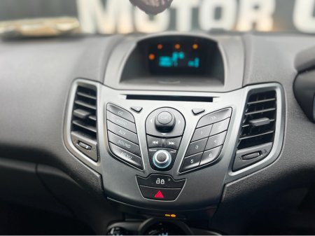 2013 Ford Fiesta - thumbnail 12