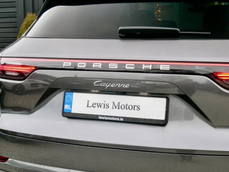 2020 Porsche Cayenne 3.0 V6 E-HYBRID 4WD AUTO €59,950 thumbnail