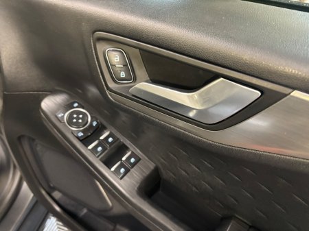 2021 Ford Kuga - thumbnail 12