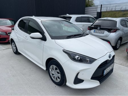 2020 Toyota Yaris - thumbnail 2