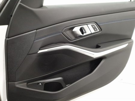 2023 BMW 3 Series - thumbnail 23