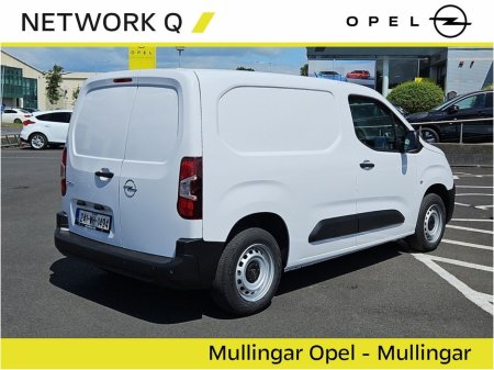 2024 Opel Combo Komfort 1.5 L1 H1 100PS - Price excludes VAT - Check out our Reviews €17,846