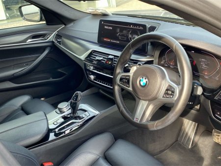 2022 BMW 5 Series - thumbnail 6
