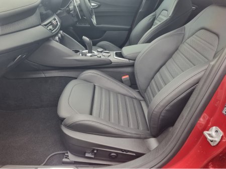 2025 Alfa Romeo Giulia V6 BI-TURBO QUADRIFOGLIO thumbnail