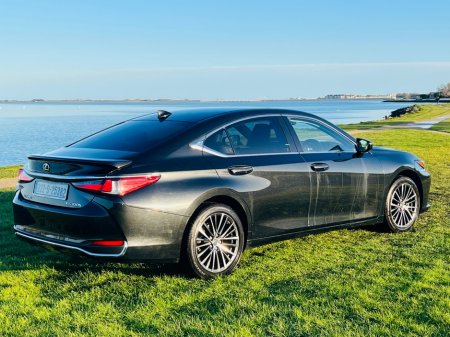 2022 Lexus ES 300 H 300H CVT thumbnail