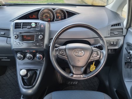 2018 Toyota Verso - thumbnail 16