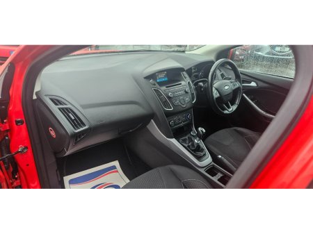 2015 Ford Focus - thumbnail 21