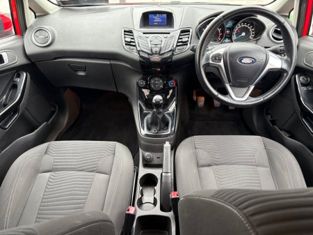 2016 Ford Fiesta - thumbnail 7