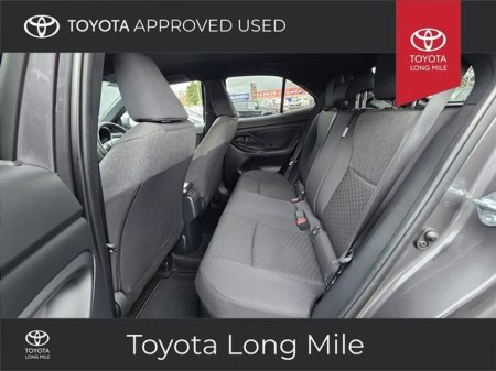 2025 Toyota Yaris Cross 1.5 Hybrid Luna Sport 5dr €33,449 thumbnail