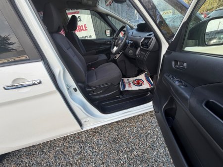 2017 Nissan Serena - thumbnail 12