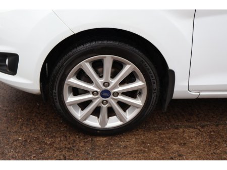 2017 Ford Fiesta - thumbnail 32