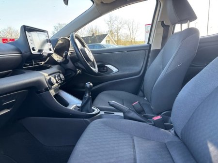 2021 Toyota Yaris - thumbnail 6