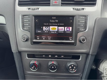 2015 Volkswagen Golf 1.6 TDI BLUE MOTION 110PS 5DR €9,950 thumbnail