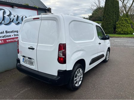 2021 Peugeot Partner PROFESSIONAL L1 5DR €10,900 thumbnail
