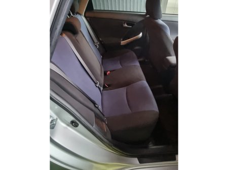 2014 Toyota Prius - thumbnail 12